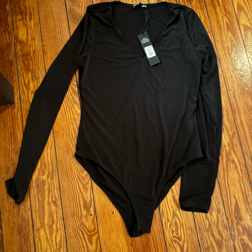 Fashion Nova Black Long Sleeve V-Neck Bodysuit